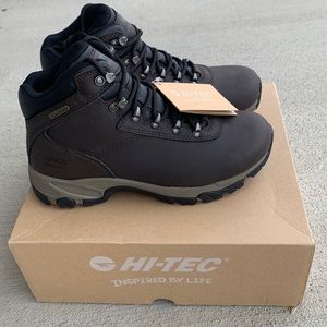Women’s Hi-Tec Leather hiking boots, NEW, size 8.5.